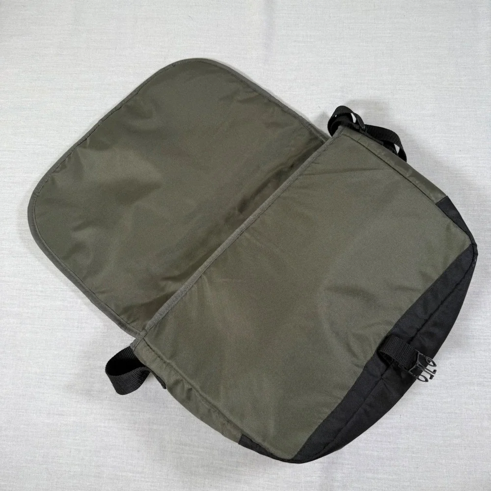 Timberland Messenger Bag Olive Green Black Ripstop Nylon Laptop Commuter Satchel